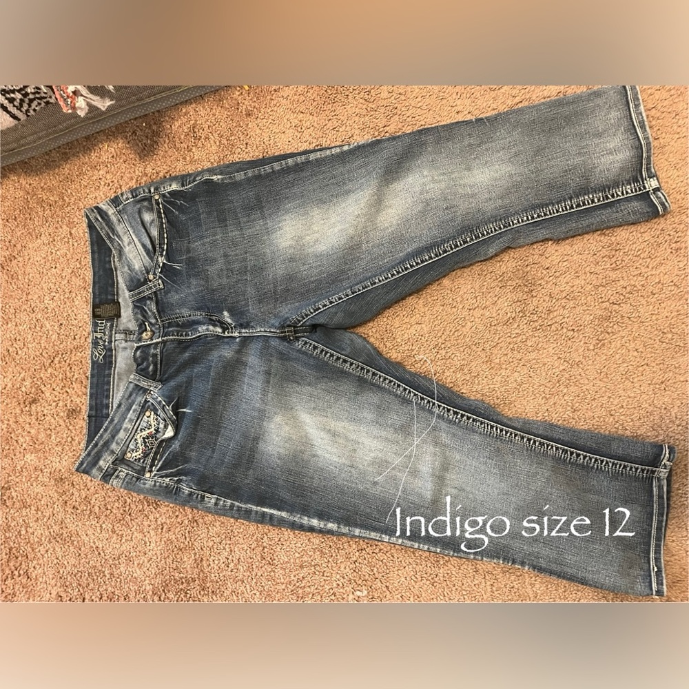 Love Indigo Women’s Faded Blue Capri Jeans